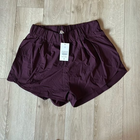 Woman’s 3X HALARA shorts Burgundy NWT - Picture 1 of 4